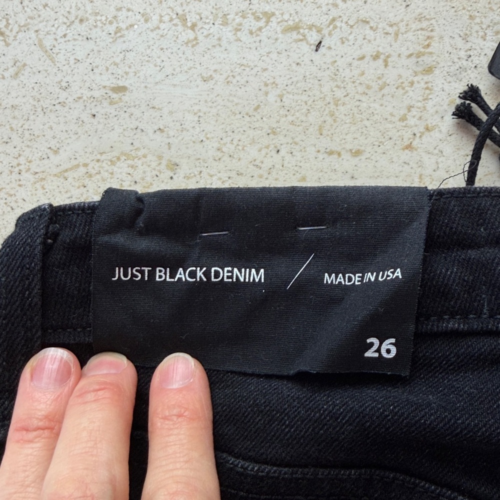 Just Black Denim - Washed Black Vintage Crop
Flare - BP420J - women’s size 26 - Picture 8 of 12